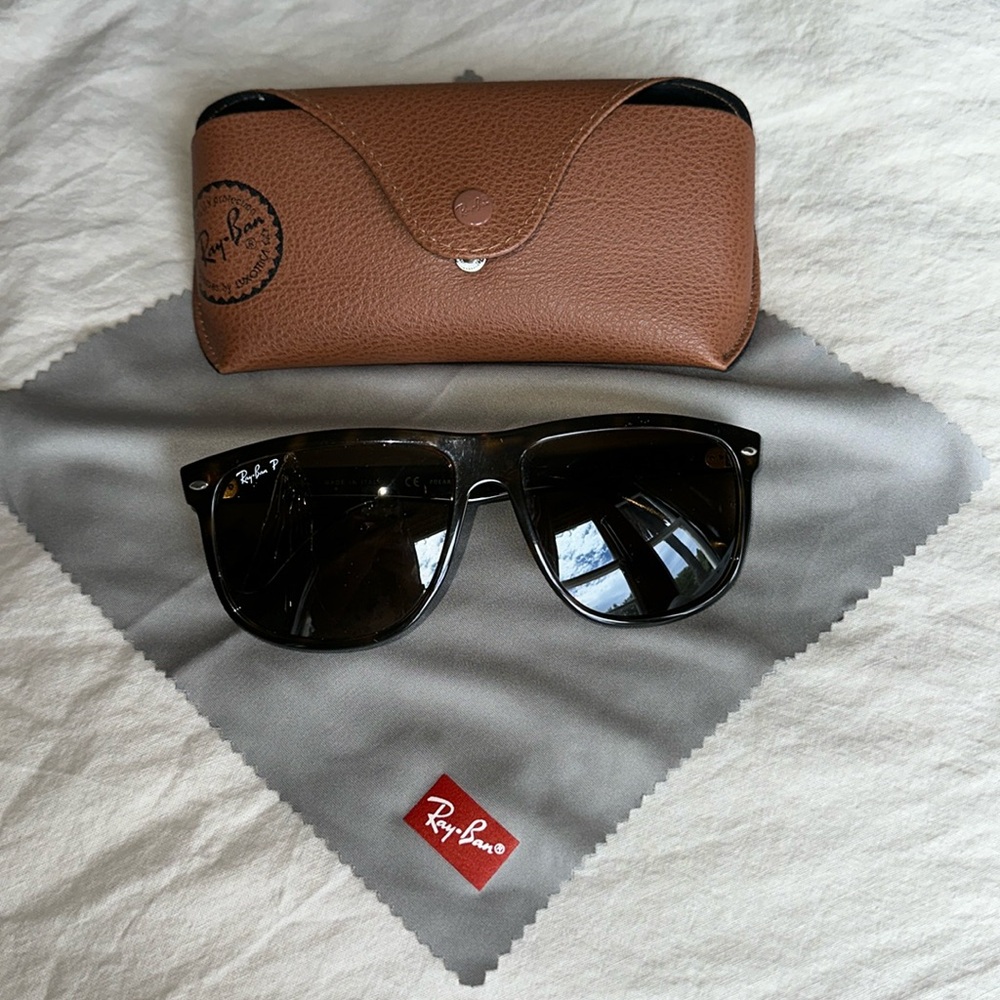 Ray Ban polarized 4147 boyfriend. Cracked lens.